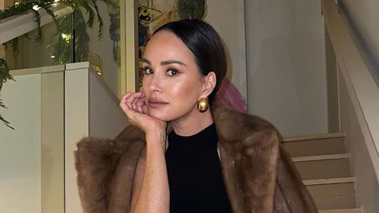 Former E! News Anchor Catt Sadler Praised For 'transparency' As