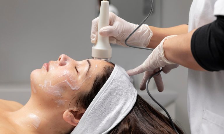 Treat Monsoon Skin Problems With Hydrafacial: Benefits & Aftercare Tips