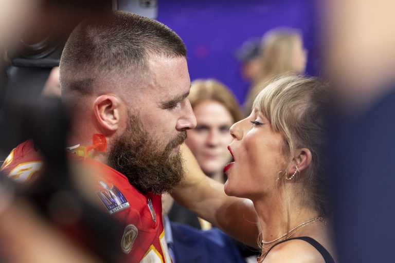 Travis Kelce Taylor Swift.jpg