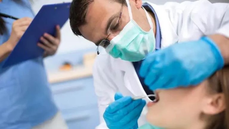 No dental implants and filling are required: how laboratory teeth