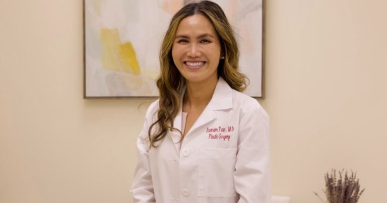 A Miami plastic surgeon is accused after the death of a patient during a process of lifting the buttocks A miami plastic surgeon is accused after the death of