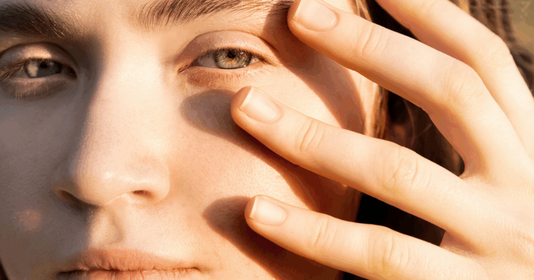 Upper and Lower Blepharoplasty: Key Risks and Benefits