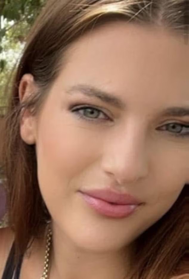 Australian woman put in coma after traveling to Vietnam for joint cosmetic surgery Australian woman put in coma after traveling to Vietnam for